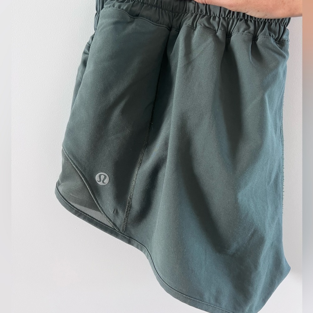 Lululemon Hotty Hot 2.5in Shorts